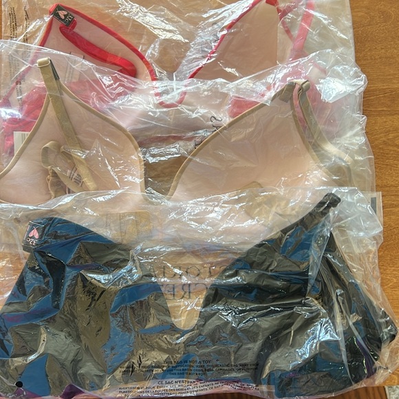 Victoria's Secret lightly lined wireless tshirt bra - Picture 2 of 4